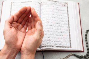 Keutamaan Membaca Al Quran di Bulan Ramadhan, Wajib Kamu Tau!